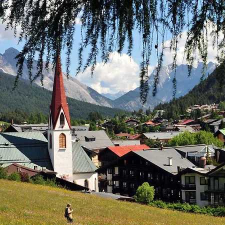 ホテル Alpenlove - Adult ゼーフェルト・イン・チロル