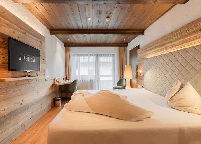 Alpenlove - Adult Otel Seefeld in Tirol